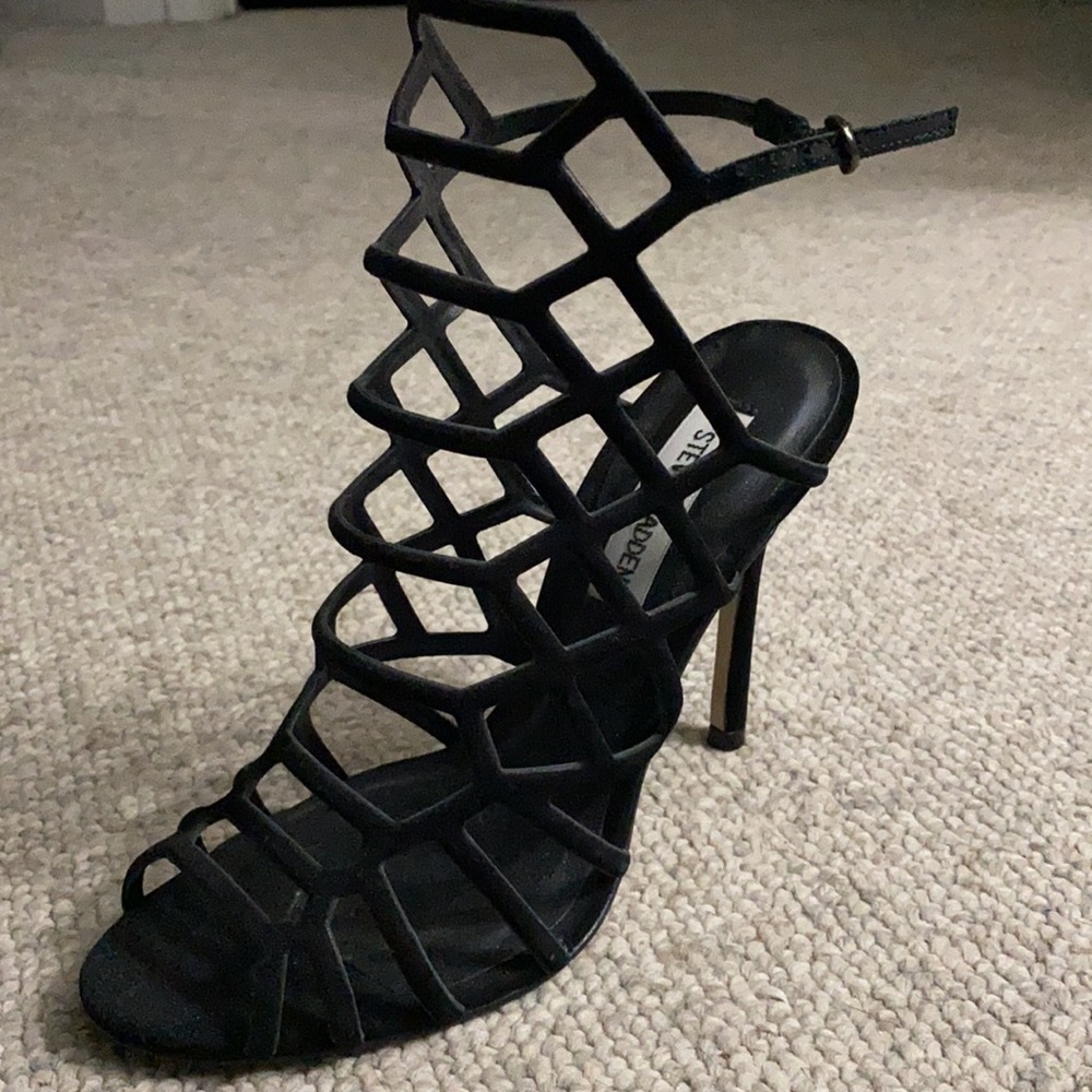 Steve Madden “Slithur” heels